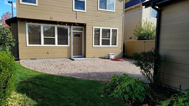 Building Photo - 3993 N Heritage View Ave