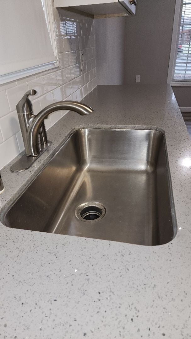 Building Photo - Beautiful 4 Bedroom 2 Bath Home Centrally Located in Vallejo