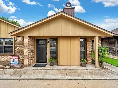 Building Photo - 907 NE Tortoise Dr