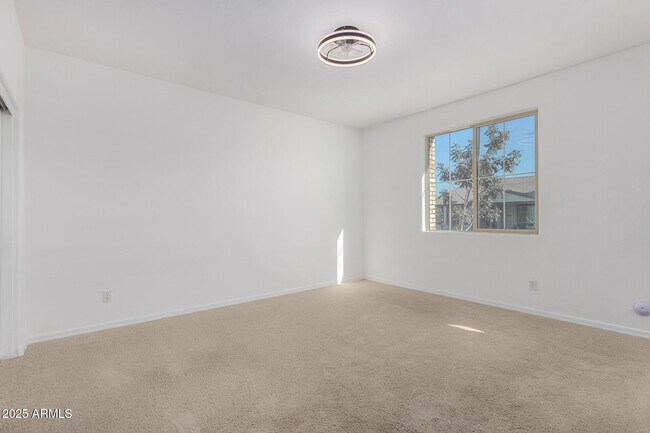 Building Photo - 15138 W Hadley St