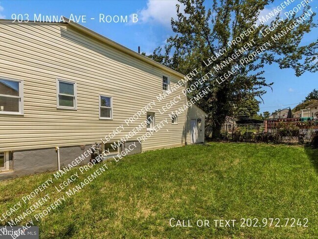 Building Photo - 903 Minna Ave