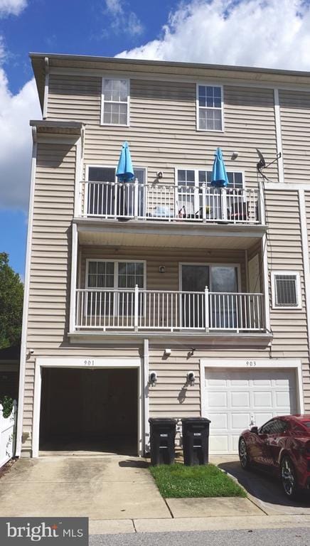 Building Photo - 901 Pine Forest Ln