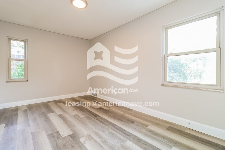 Building Photo - 14350 Rutherford St