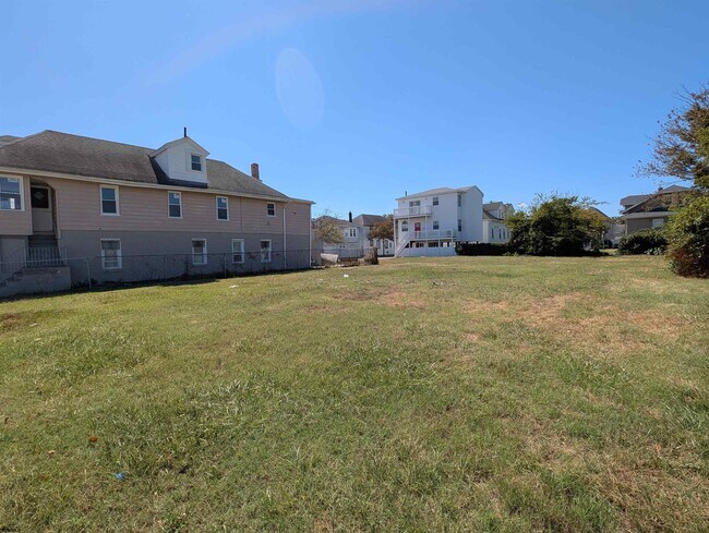Building Photo - 420 N Massachusetts Ave
