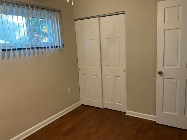 Building Photo - 634 Wiltshire Blvd