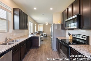 Building Photo - 4422 Tourmaline Wy