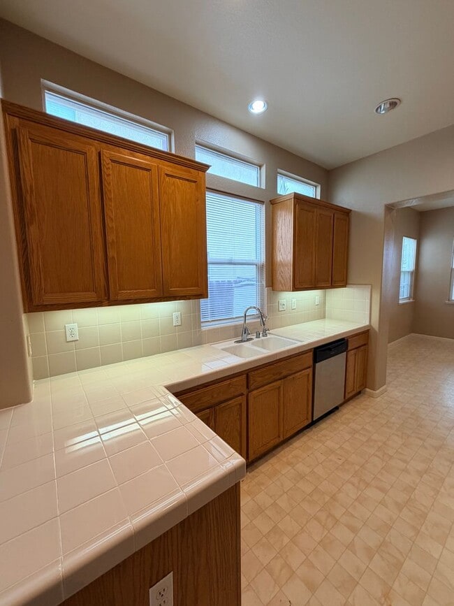 Building Photo - 1146 Oatgrass Way