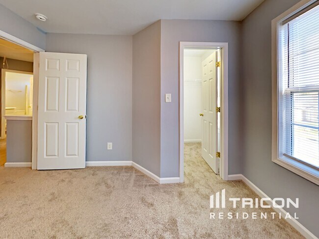 Building Photo - 3014 Great Falls Dr