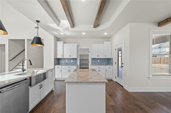 Building Photo - 1110 Montieri Dr