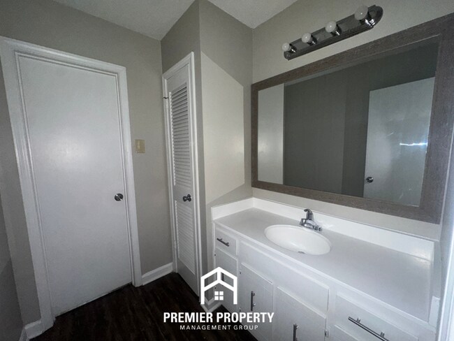 Building Photo - Beautiful 3BR/2BA Bartlett Cove | 1,668 Sq Ft, Brick Fireplace & Dual Dining Areas