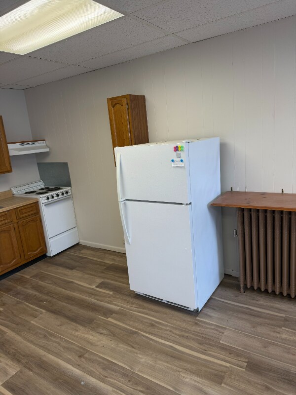 Building Photo - 185 N Main St