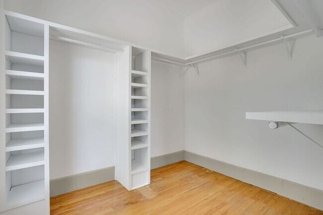 Building Photo - 52 Mattoon St