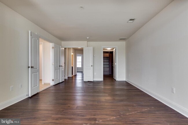 Building Photo - 7757 Crystal Brook Way