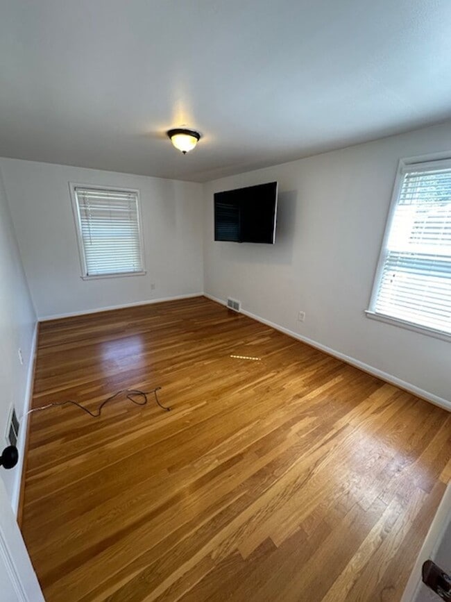 Building Photo - COMING SOON! 31807 W. Chicago, Livonia MI ...