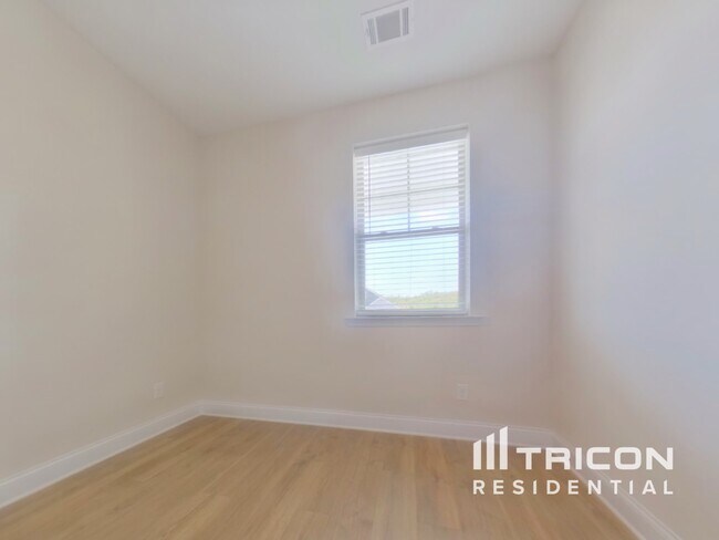 Building Photo - 446 Cantrell Dr