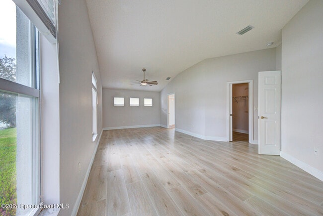 Building Photo - 1085 Sedgewood Cir