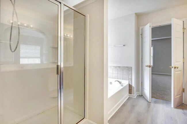 Building Photo - 126 Jordan Crest Ct