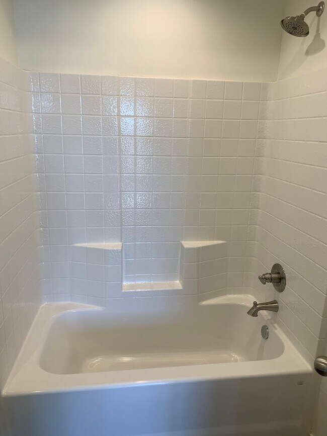 Building Photo - Beautiful brand new!! All the bells and whistles .