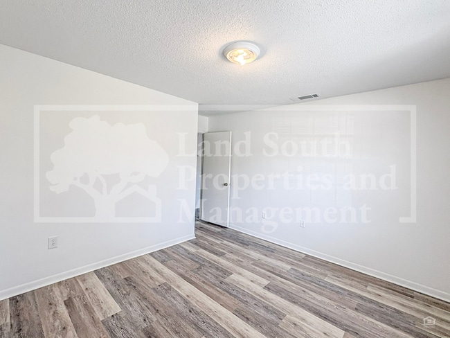 Building Photo - 1703 King Ave