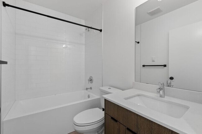 Building Photo - Sweet Ultra-Modern Air-Conditioned West Se...