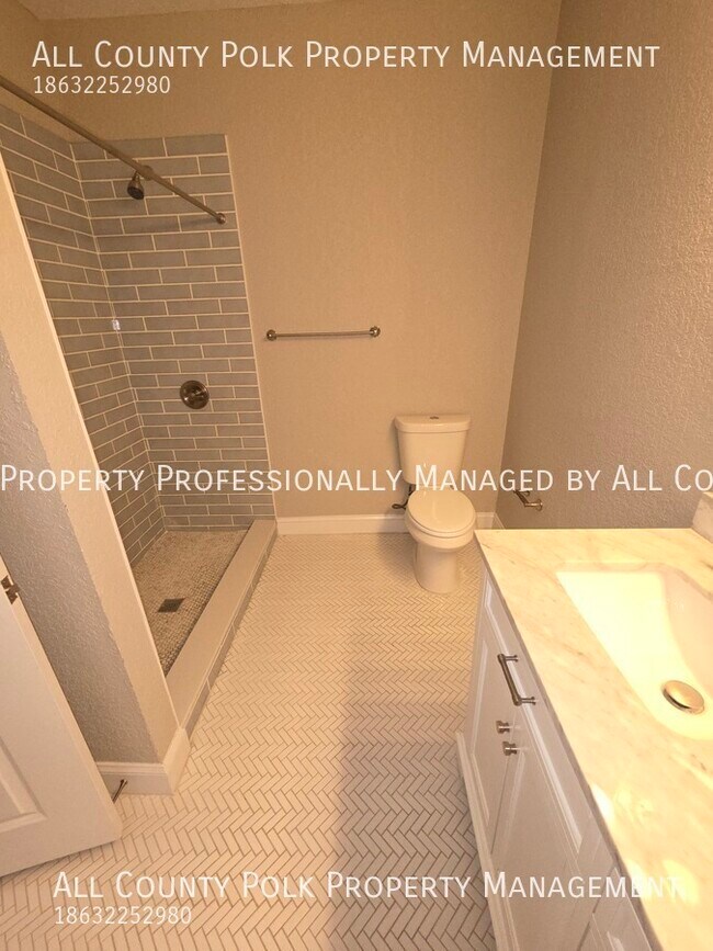 Building Photo - 838 E Orange St