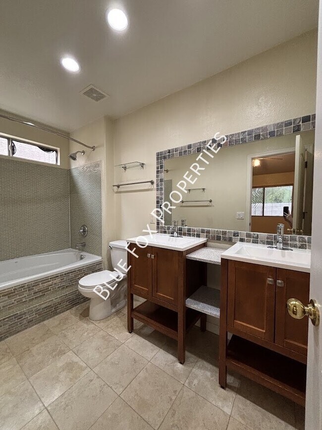 Building Photo - 3149 S Quinn Dr