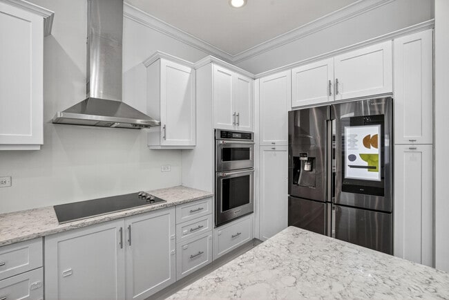 Building Photo - 508 N Birch Rd