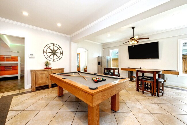 Building Photo - 2825 Scenic Hwy 98