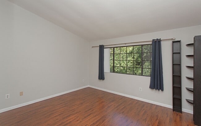 Building Photo - The Villas of Calavera Hills upstairs 2 Bd...