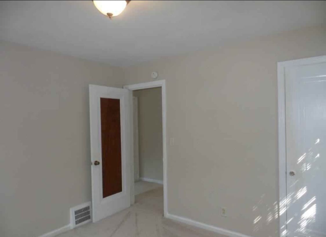 Building Photo - 19104 Kenosha St