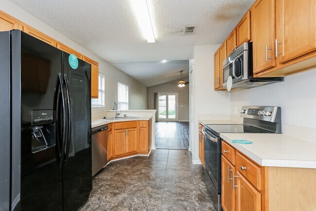 Building Photo - 651 Morning Mist Way
