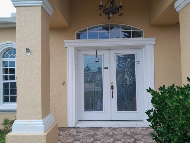 Double entry doors - 8680 Pebblebrooke Way