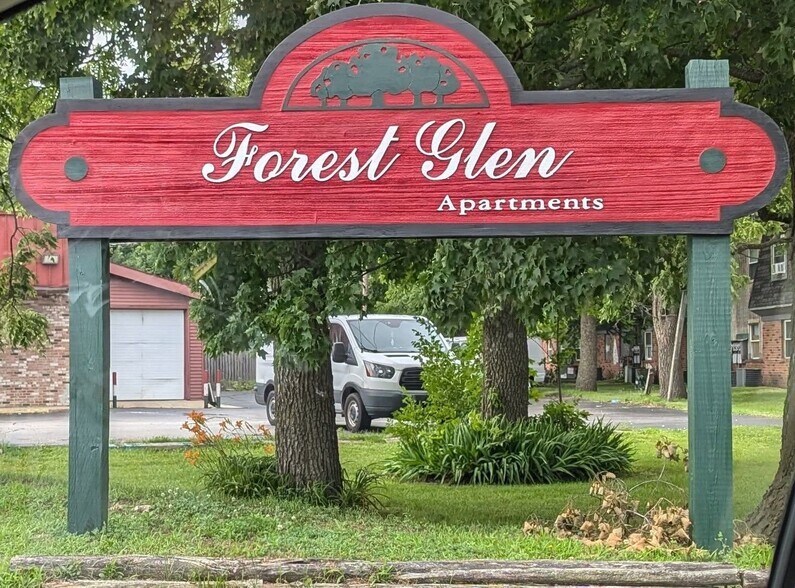 Primary Photo - Forest Glen Apartments