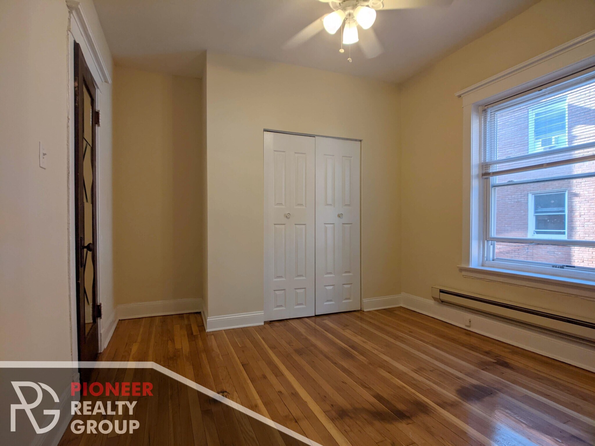 Building Photo - 4433 N Wolcott Ave