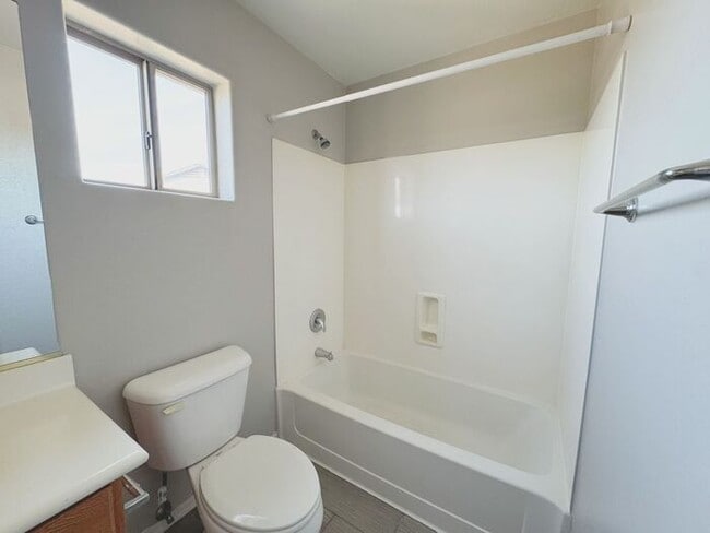 Building Photo - 4BR / 2.5BA Home with Expansive Lot – 2-Car Garage, Community Pools & Golf