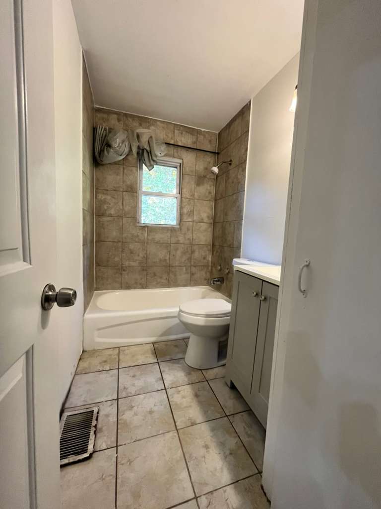 Building Photo - 2 Wildwood Trl