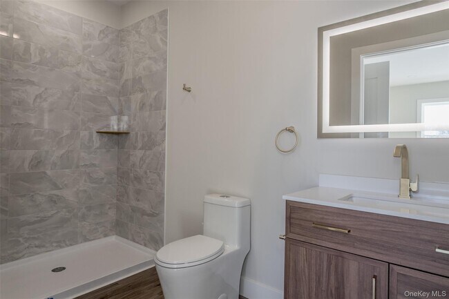 Building Photo - 124 S Main St