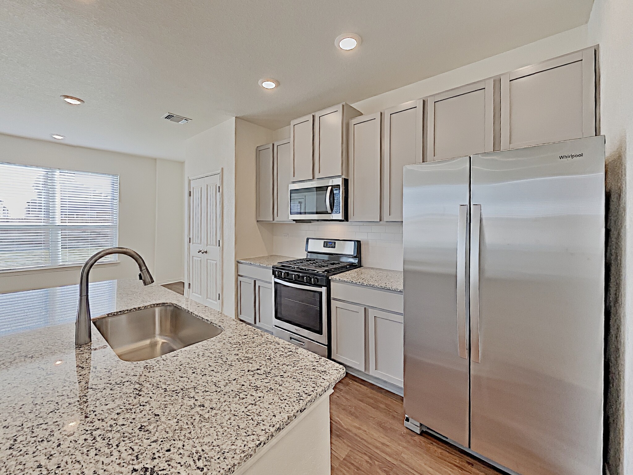 Building Photo - 2734 Lillybrook Ln