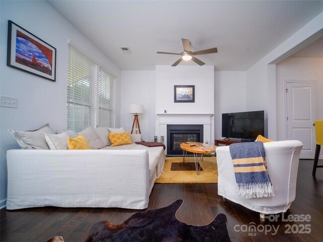 Building Photo - 9547 Glenburn Ln