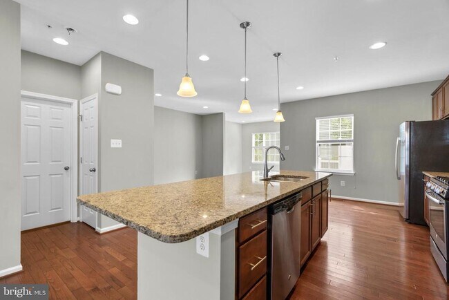 Building Photo - 6704 Saw Mill Ct