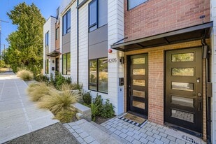 Building Photo - 4205 SW Raymond St