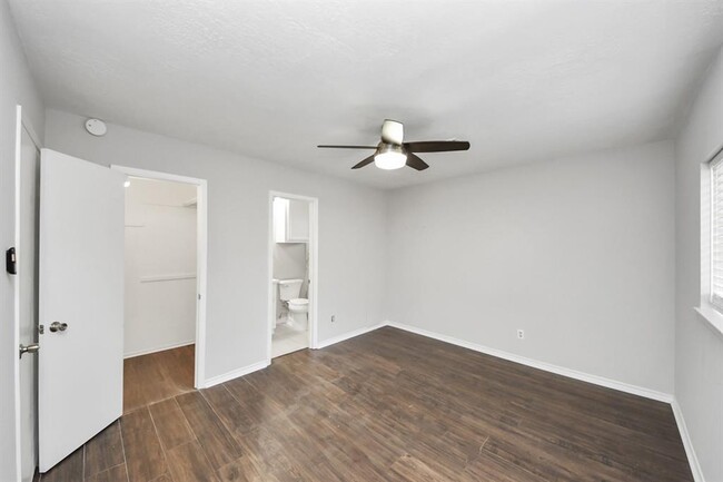 Building Photo - 15135 Chipman Ln.