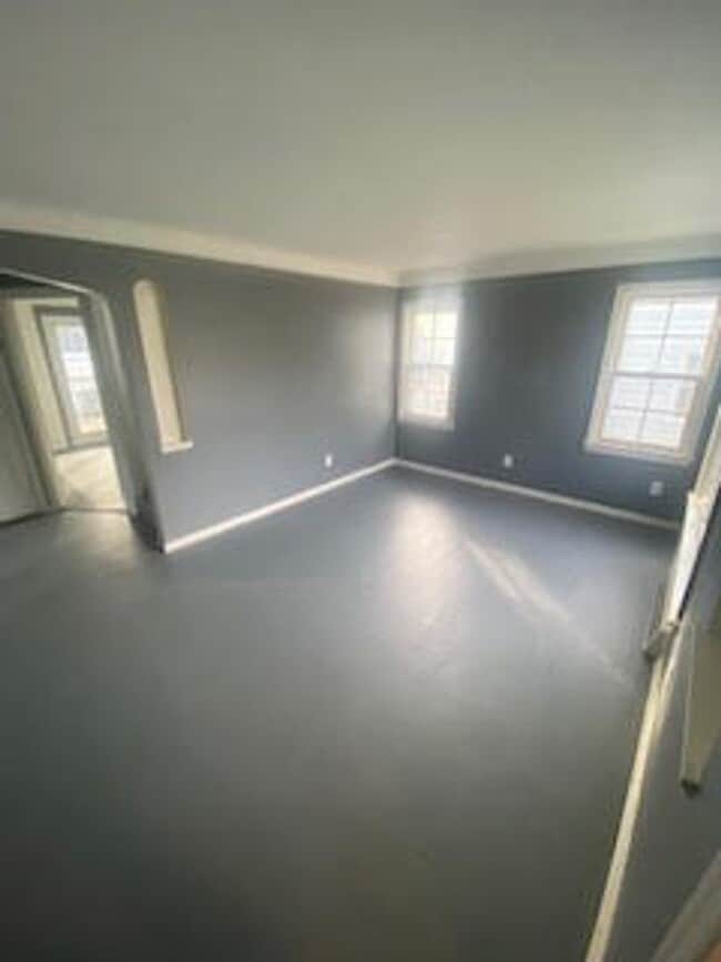 Building Photo - 3 Bed 1.5 Bath Cape Cod