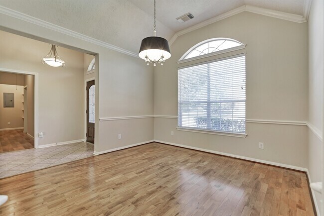 Building Photo - 126 S Regan Mead Cir