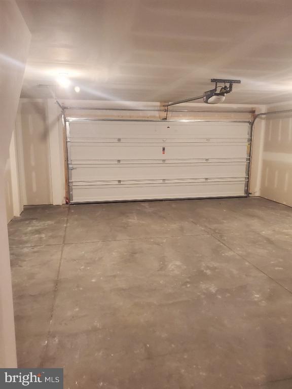 Building Photo - 3094 Egreton Rd