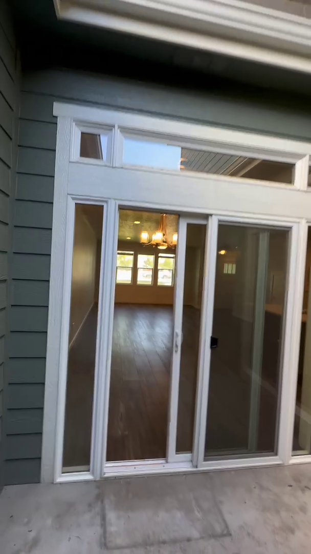 Building Photo - Modern Townhome Near Eagle Greenbelt..3-be...
