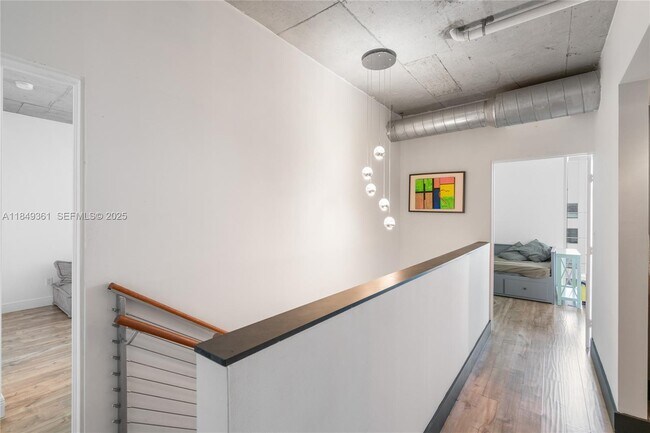 Building Photo - 690 SW 1st Ct