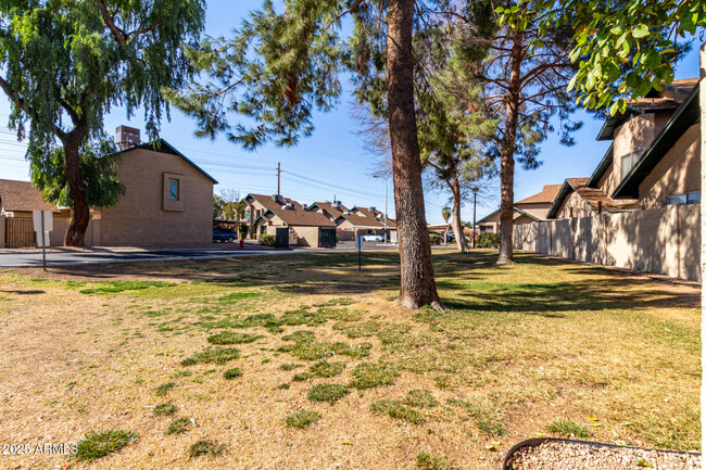 Building Photo - 4826 W Manzanita Dr