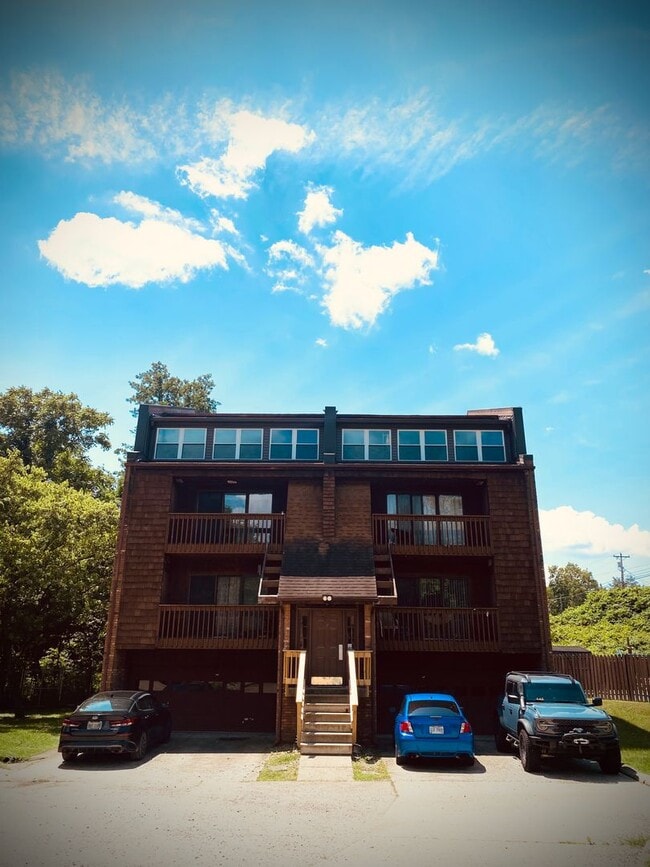 Building Photo - One-of-a-kind 3Bed/2 Bath Condo in Belpre!