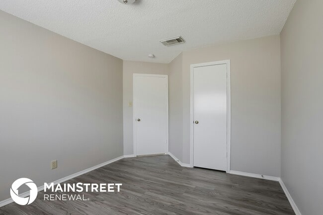 Building Photo - 6303 Beech Trail Dr